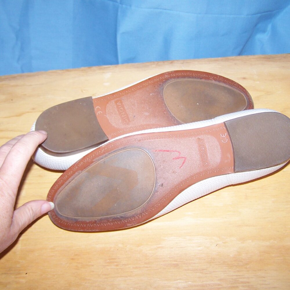 Vionic Loafers Sz 8 - Picture 4 of 4